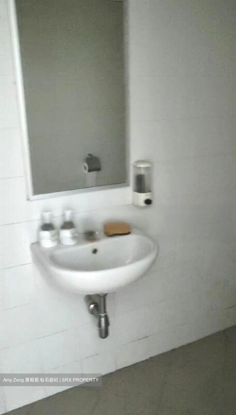 Redhill Forum (D3), Factory #453178561